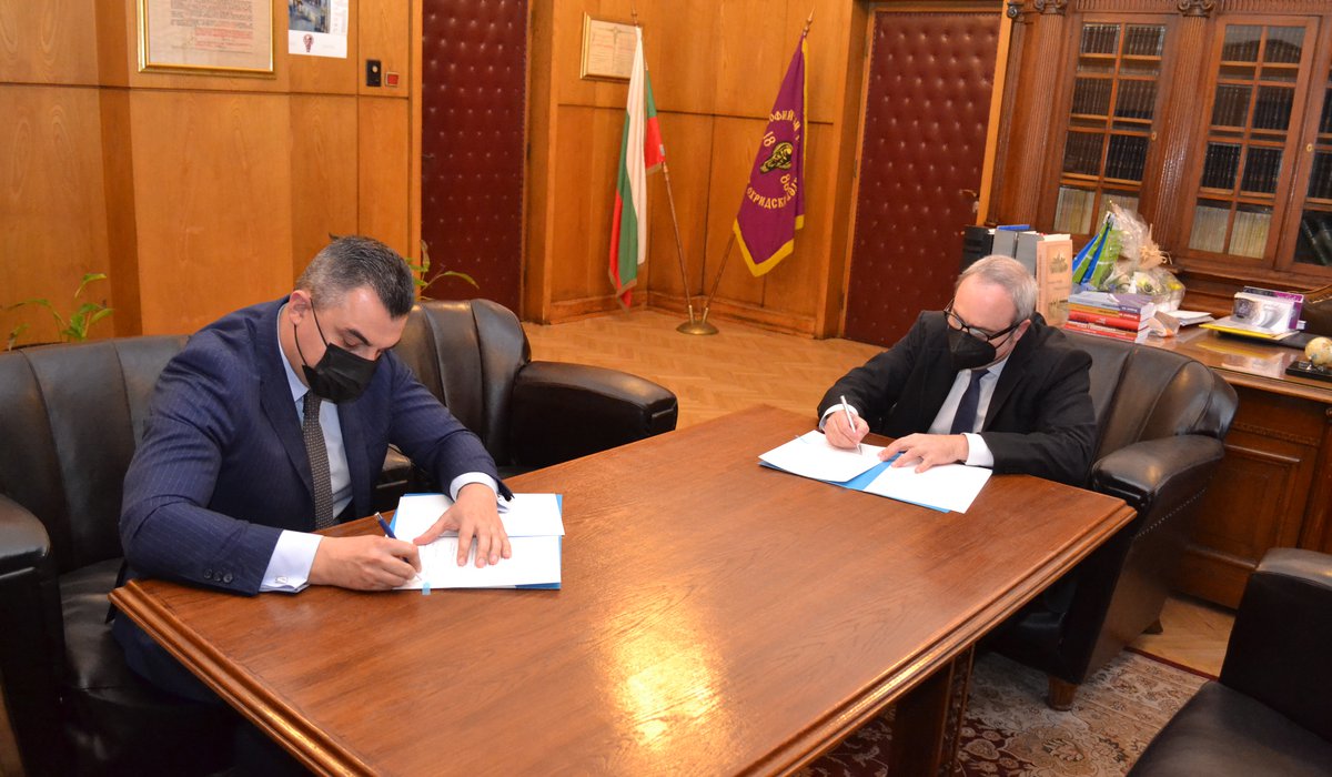 Софийският университет „Св. Климент Охридски“ и Българската 