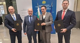 Банката за развитие и Фондовата борса създават пилотен инвес