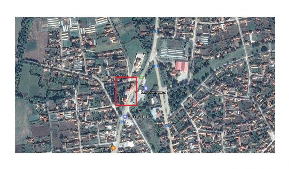 Търговски комплекс – ресторант, кафене, магазини и офиси в с