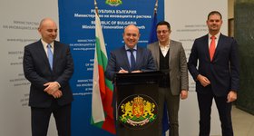 Банката за развитие и Фондовата борса създават пилотен инвес