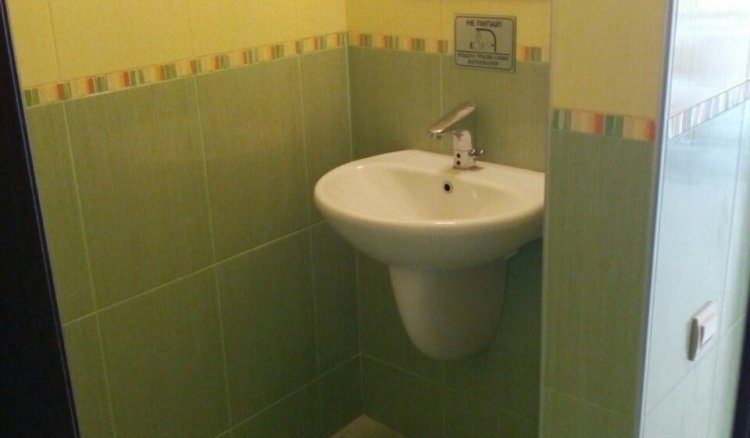 Търговски комплекс – ресторант, кафене, магазини и офиси в с