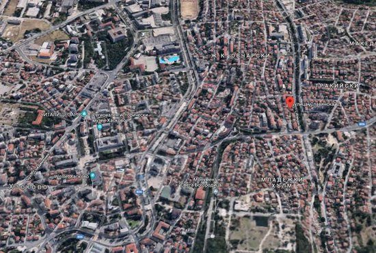 Поземлен имот с площ 834 кв.м в гр. Хасково, ул. „Славянска“ №2 и промишлена сграда