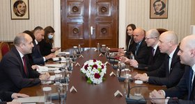 Регионален център за дигитални услуги може да се изгради в Б