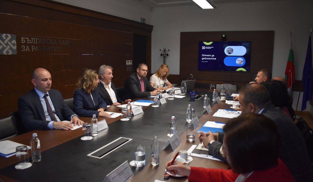 ББР стартира първата си програма, разработена съвместно с би