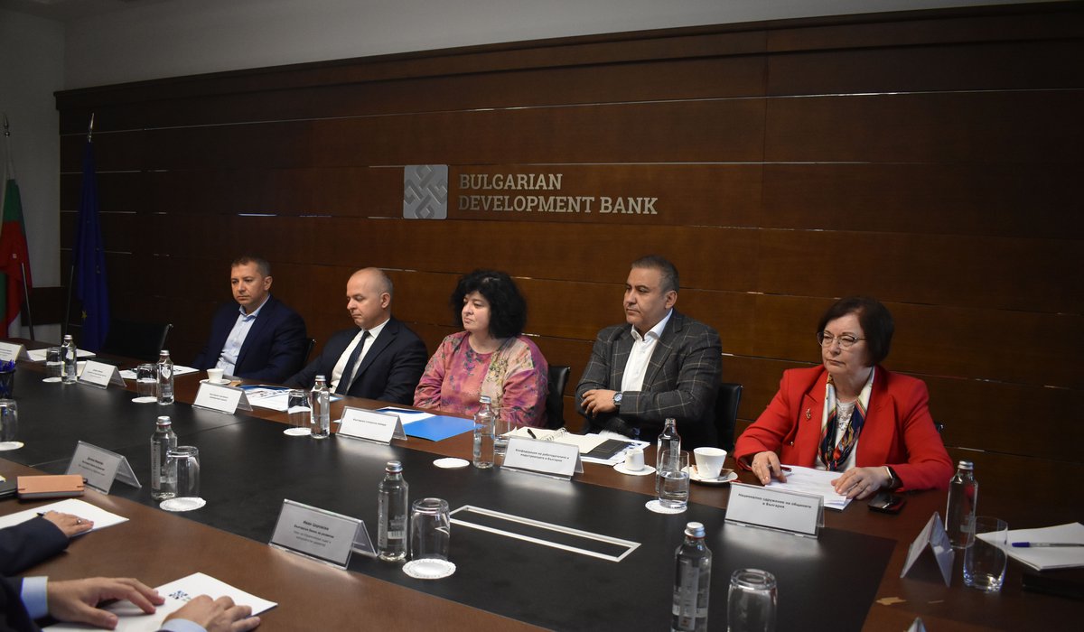 ББР стартира първата си програма, разработена съвместно с би