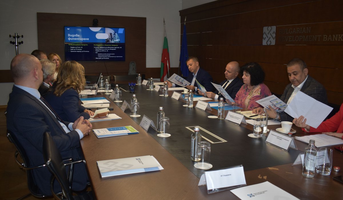 ББР стартира първата си програма, разработена съвместно с би