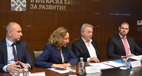 ББР стартира първата си програма, разработена съвместно с би