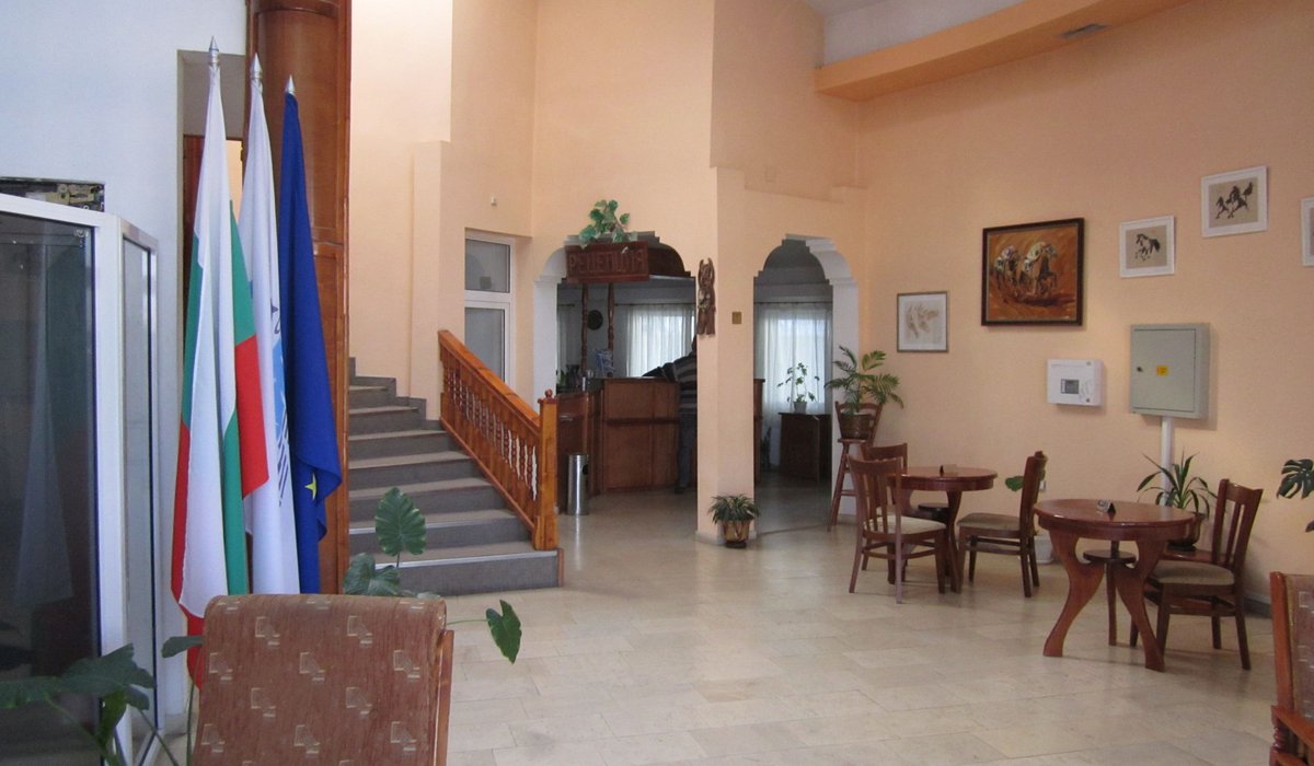 Хотел "Дунав", град Лом