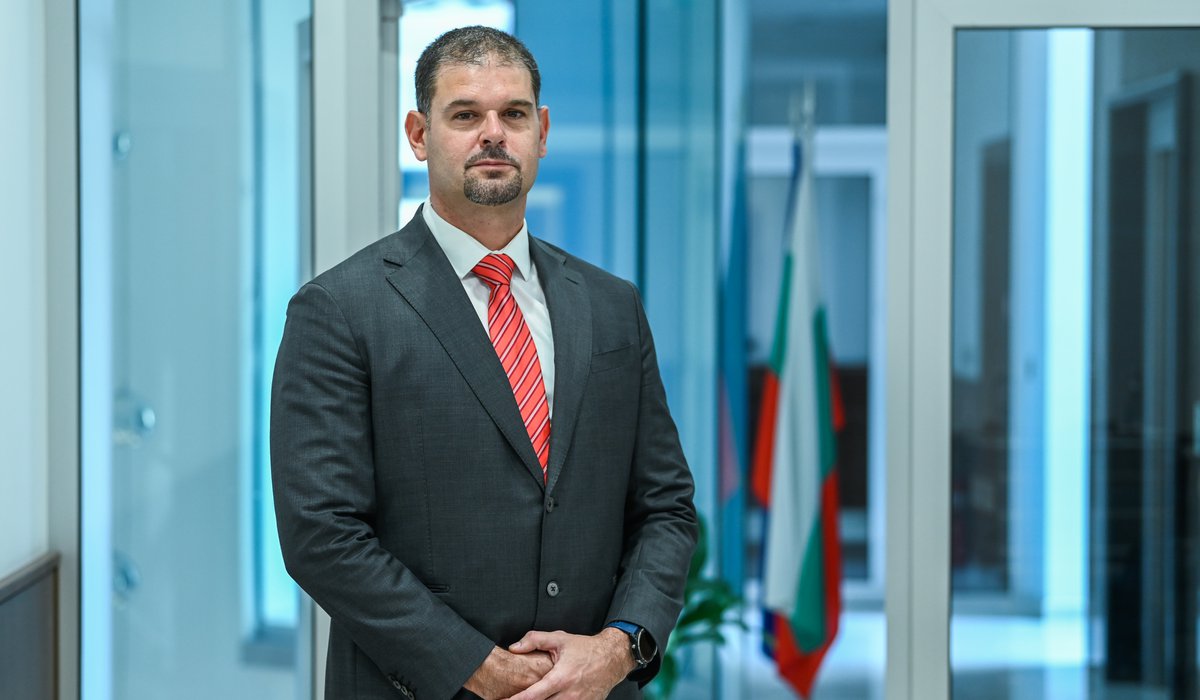 Илия Караниколов